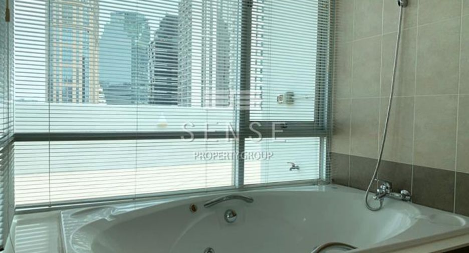 For rent 4 bedrooms condo in Khlong Toei, Bangkok