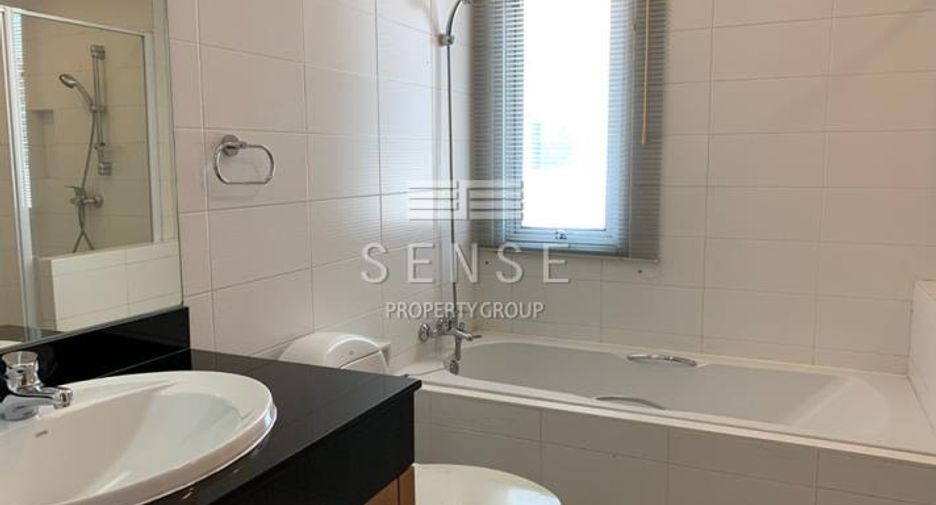 For rent 4 bedrooms condo in Khlong Toei, Bangkok