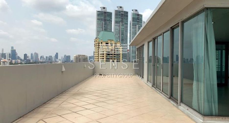 For rent 4 bedrooms condo in Khlong Toei, Bangkok