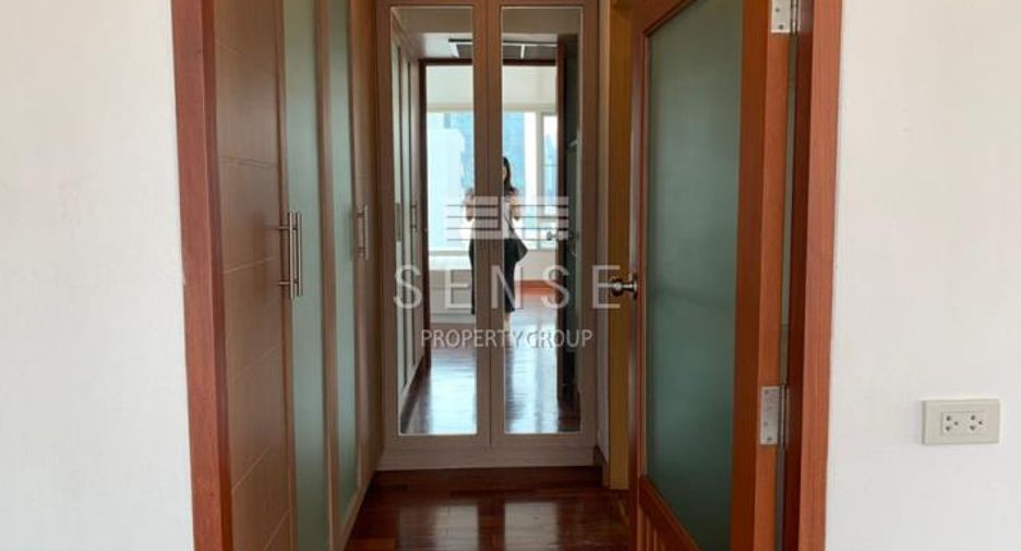 For rent 4 bedrooms condo in Khlong Toei, Bangkok