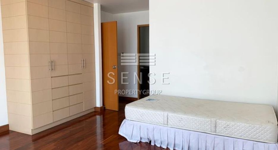 For rent 4 bedrooms condo in Khlong Toei, Bangkok