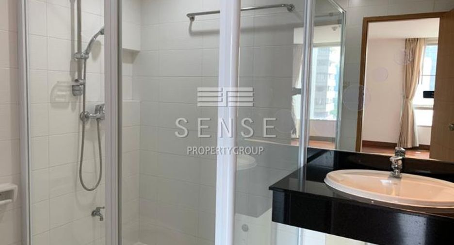 For rent 4 bedrooms condo in Khlong Toei, Bangkok