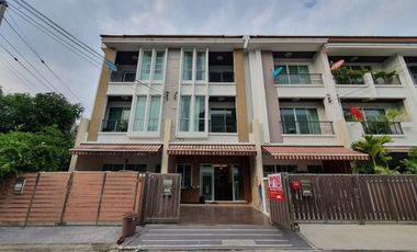 For sale 3 bedrooms townhouse in Chom Thong, Bangkok