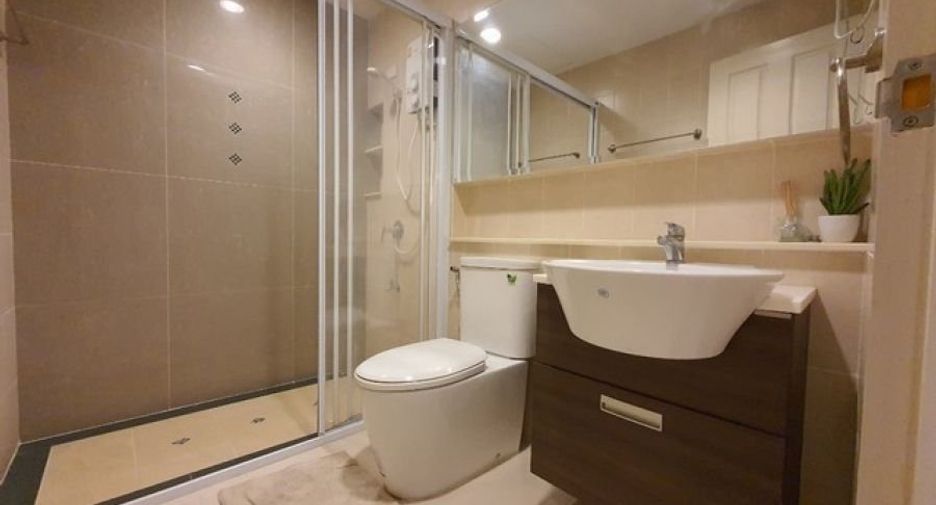 Продажа 3 спальни таунхаус в Чом Тхонг, Бангкок