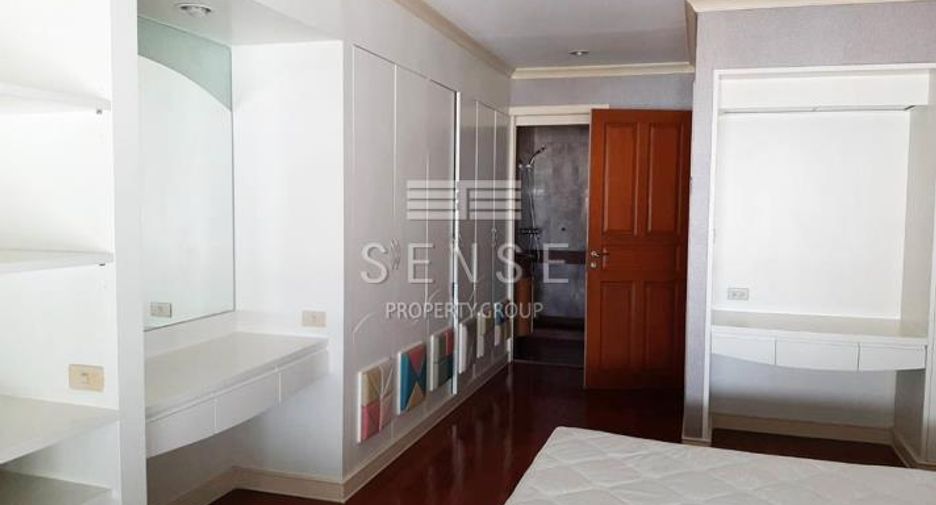 For sale 4 bedrooms condo in Khlong Toei, Bangkok