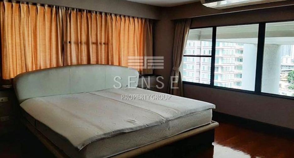 For sale 4 bedrooms condo in Khlong Toei, Bangkok