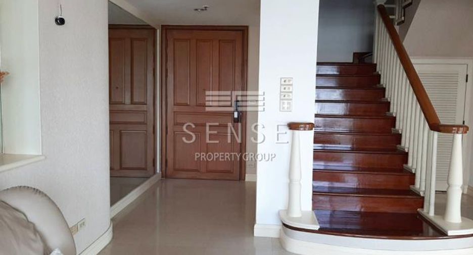 For sale 4 bedrooms condo in Khlong Toei, Bangkok
