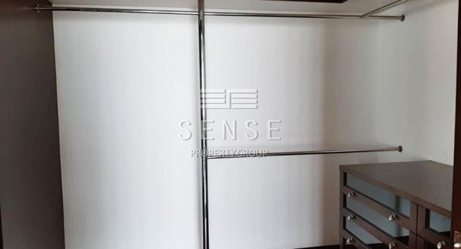 For sale 4 bedrooms condo in Khlong Toei, Bangkok