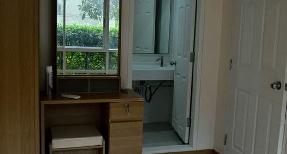 For sale 1 Beds condo in Huai Khwang, Bangkok