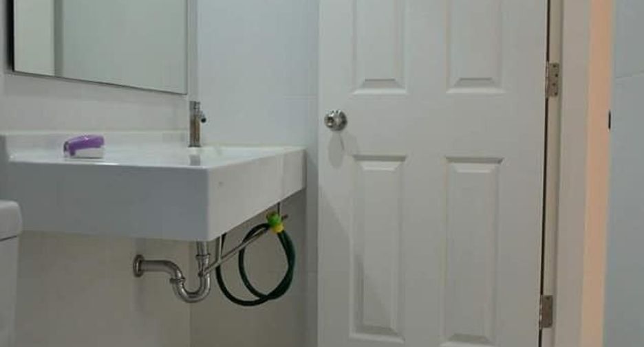 For sale 1 Beds condo in Huai Khwang, Bangkok