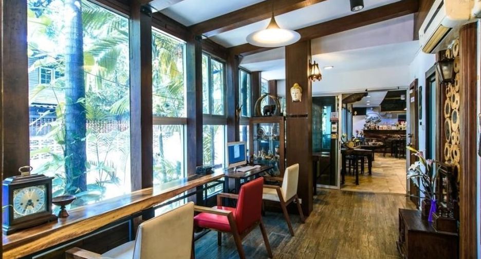 For sale 112 bed hotel in Chatuchak, Bangkok