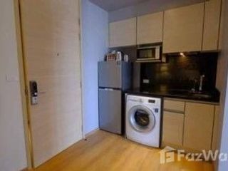 For sale スタジオ condo in Khlong Toei, Bangkok