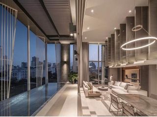 For sale 4 bedrooms condo in Watthana, Bangkok