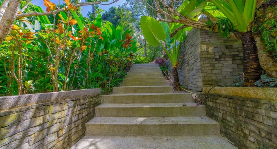 For rent and for sale 4 bedrooms villa in Thalang, Phuket