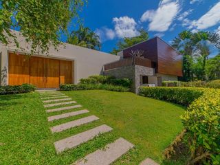 For rent and for sale 4 bedrooms villa in Thalang, Phuket