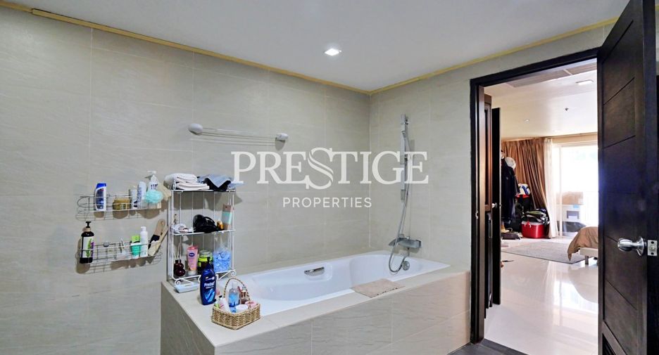 For sale 2 bedrooms condo in Pratumnak, Pattaya