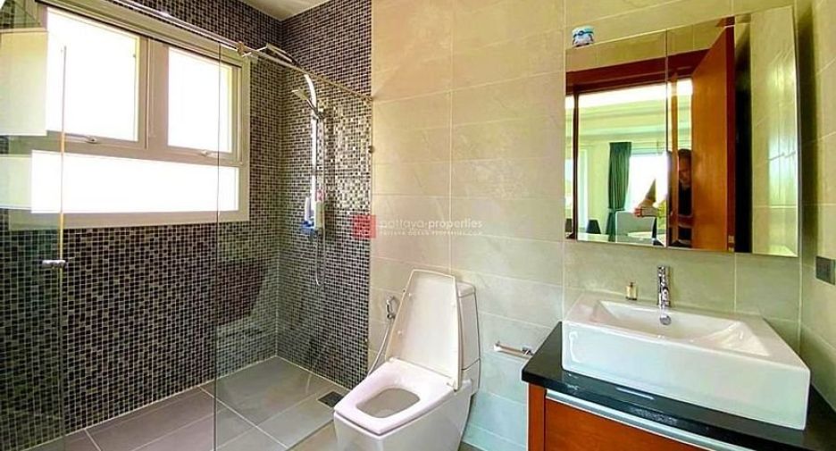 For sale 4 bedrooms house in Bang Lamung, Chonburi