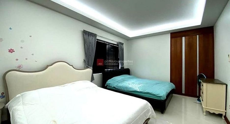 For sale 4 bedrooms house in Bang Lamung, Chonburi