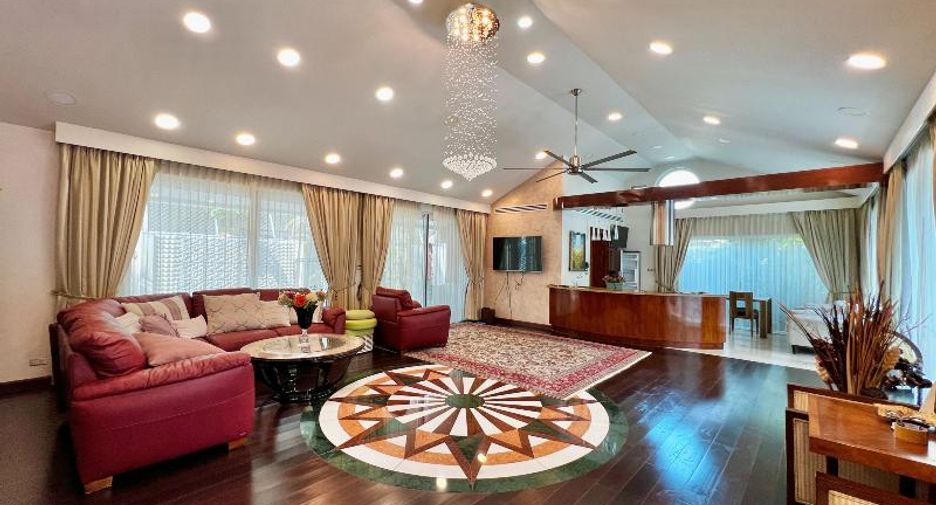 For sale 2 bed villa in Pratumnak, Pattaya
