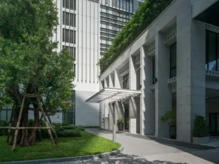 For sale studio condo in Khlong Toei, Bangkok