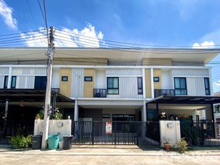 For sale 4 Beds townhouse in Lat Lum Kaeo, Pathum Thani