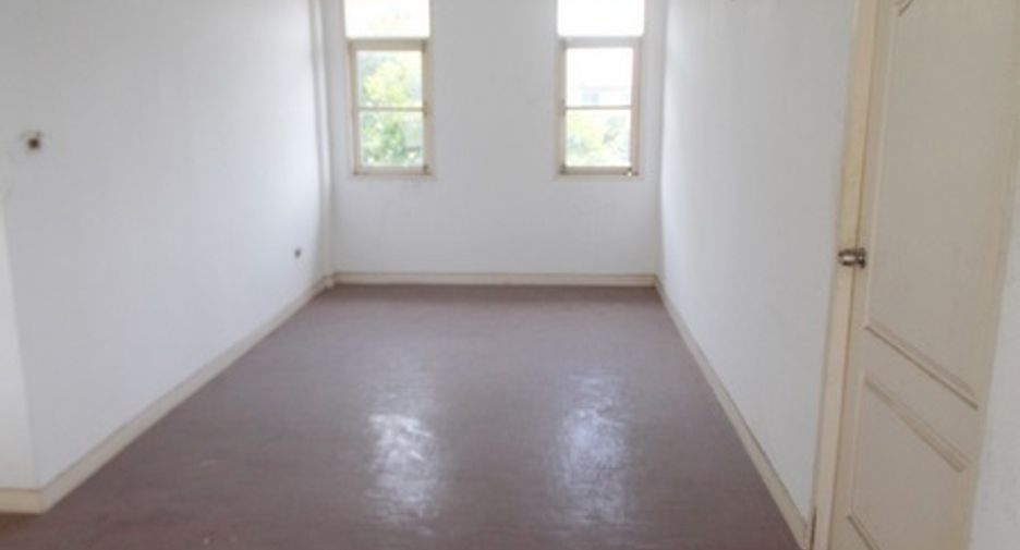 For sale 3 bedrooms house in Mueang Pathum Thani, Pathum Thani