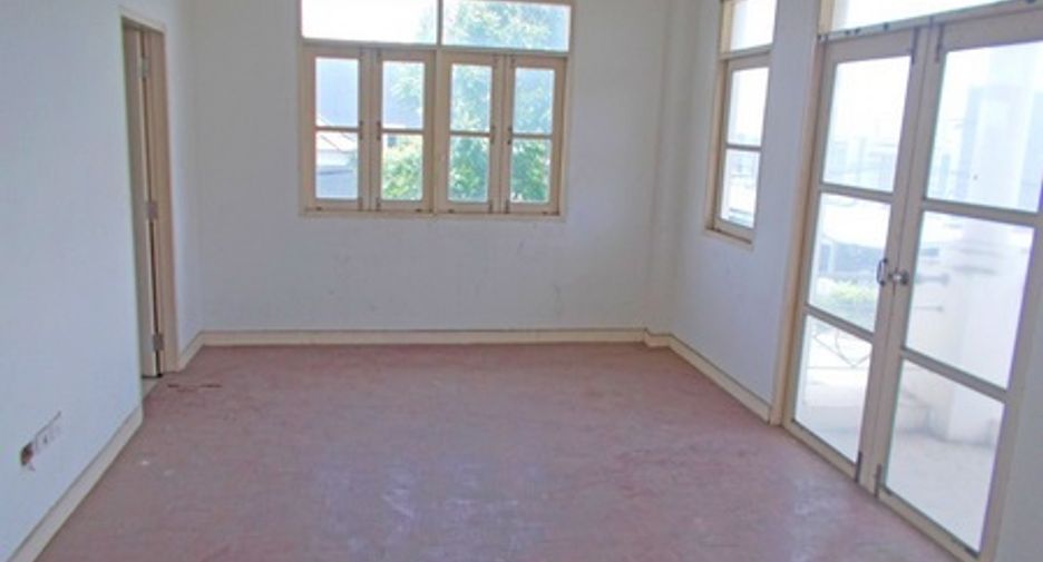 For sale 3 bedrooms house in Mueang Pathum Thani, Pathum Thani