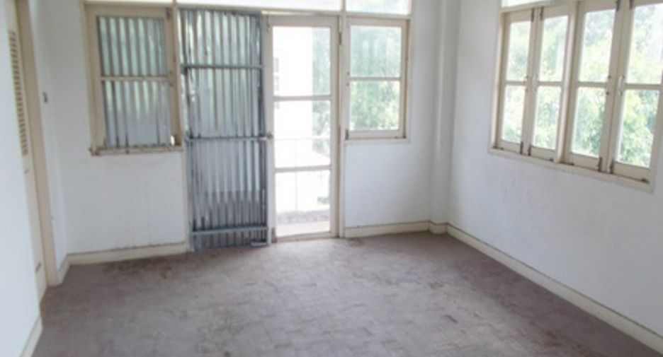 For sale 3 bedrooms house in Mueang Pathum Thani, Pathum Thani