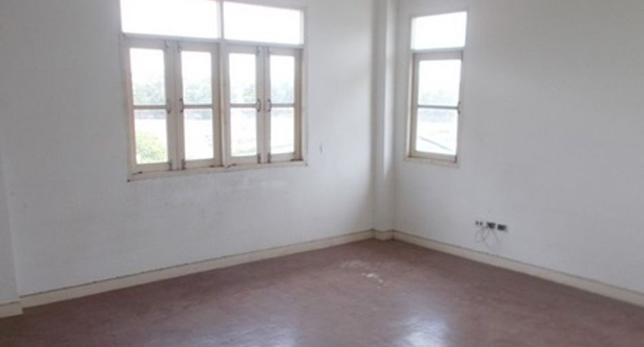 For sale 3 bedrooms house in Mueang Pathum Thani, Pathum Thani