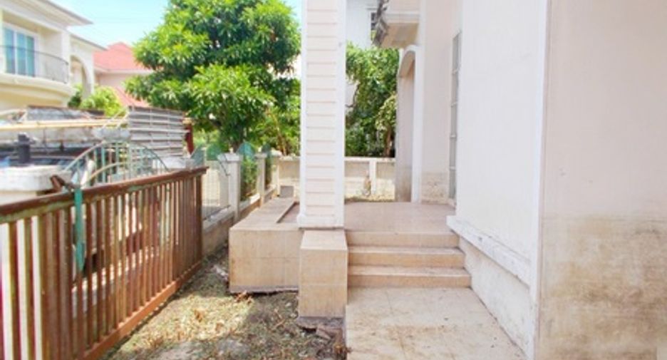For sale 3 bedrooms house in Mueang Pathum Thani, Pathum Thani