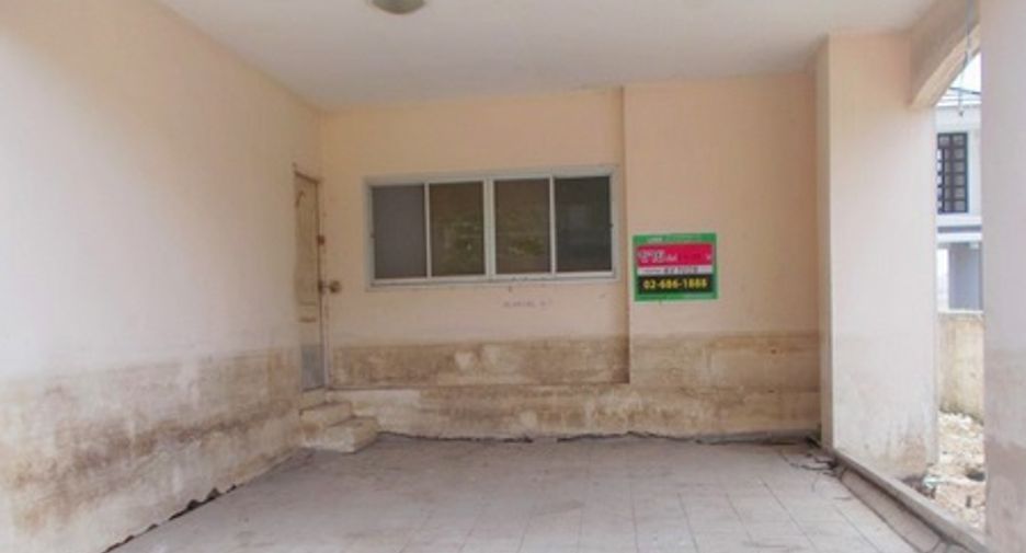 For sale 3 bedrooms house in Mueang Pathum Thani, Pathum Thani