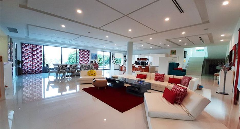 For sale 5 Beds villa in Cha Am, Phetchaburi