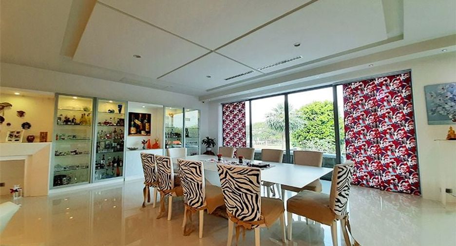 For sale 5 Beds villa in Cha Am, Phetchaburi