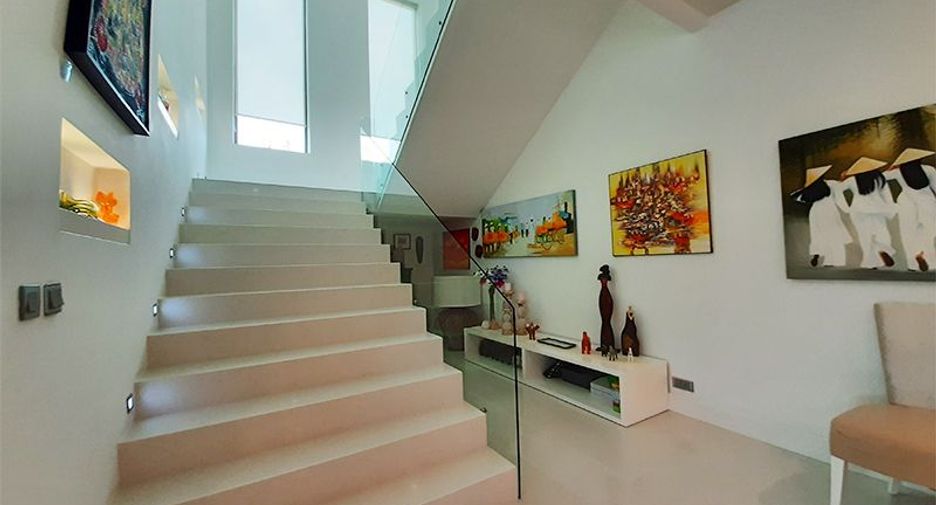For sale 5 Beds villa in Cha Am, Phetchaburi