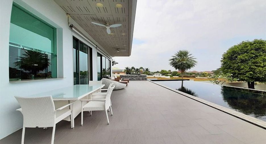 For sale 5 Beds villa in Cha Am, Phetchaburi