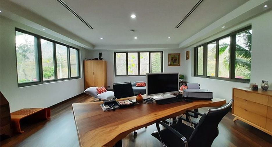 For sale 5 Beds villa in Cha Am, Phetchaburi