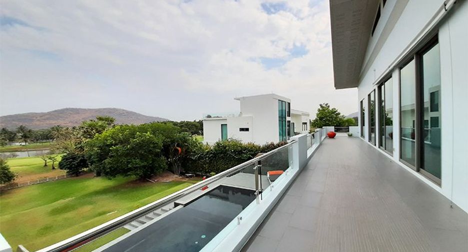 For sale 5 Beds villa in Cha Am, Phetchaburi