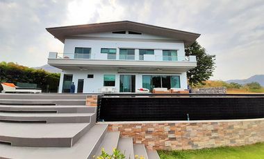 For sale 5 Beds villa in Cha Am, Phetchaburi