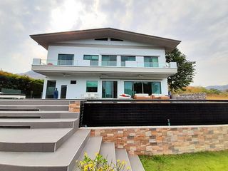 For sale 5 bed villa in Cha Am, Phetchaburi