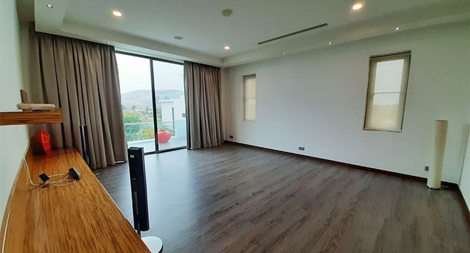 For sale 5 Beds villa in Cha Am, Phetchaburi