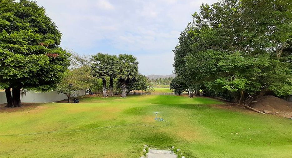 For sale 5 Beds villa in Cha Am, Phetchaburi