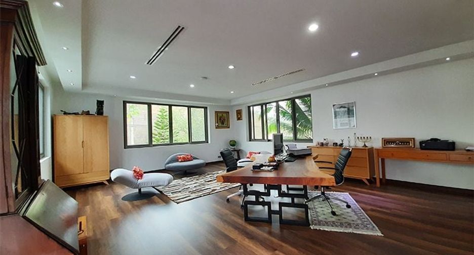 For sale 5 Beds villa in Cha Am, Phetchaburi