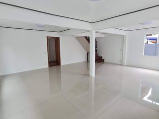 For sale 3 bed house in Ratchathewi, Bangkok