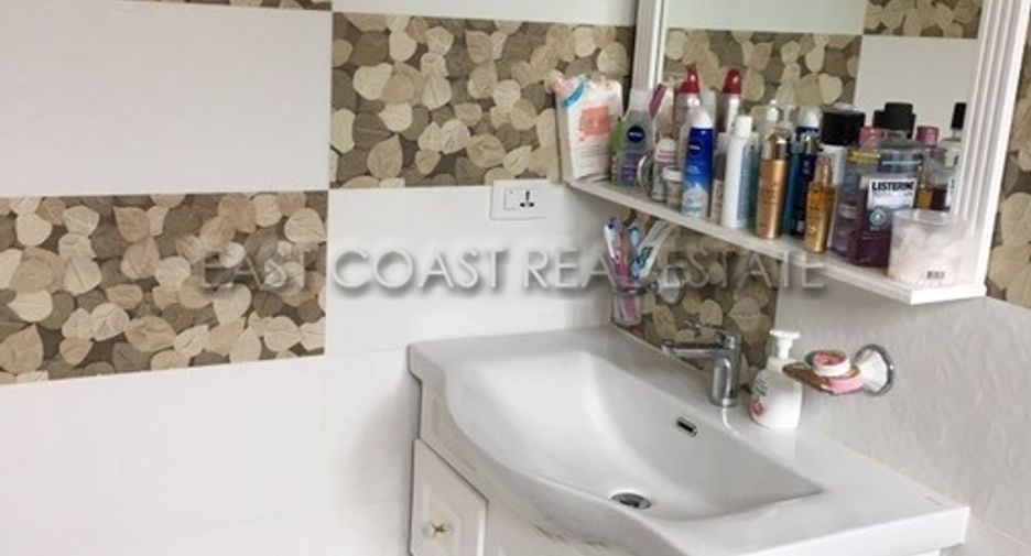 For sale 2 bedrooms house in East Pattaya, Pattaya