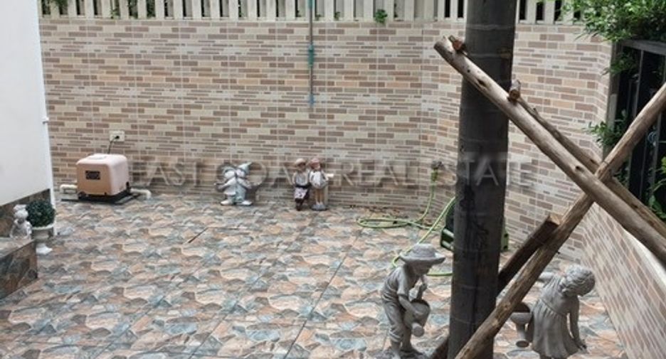 For sale 2 bedrooms house in East Pattaya, Pattaya