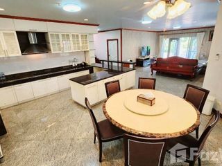 For rent 5 Beds townhouse in Lat Phrao, Bangkok