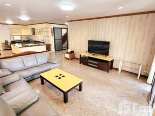 For rent 5 Beds townhouse in Lat Phrao, Bangkok
