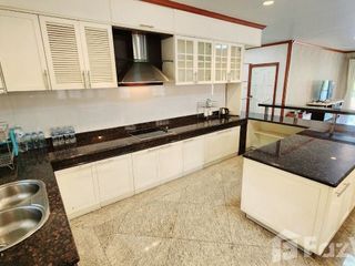 For rent 5 Beds townhouse in Lat Phrao, Bangkok
