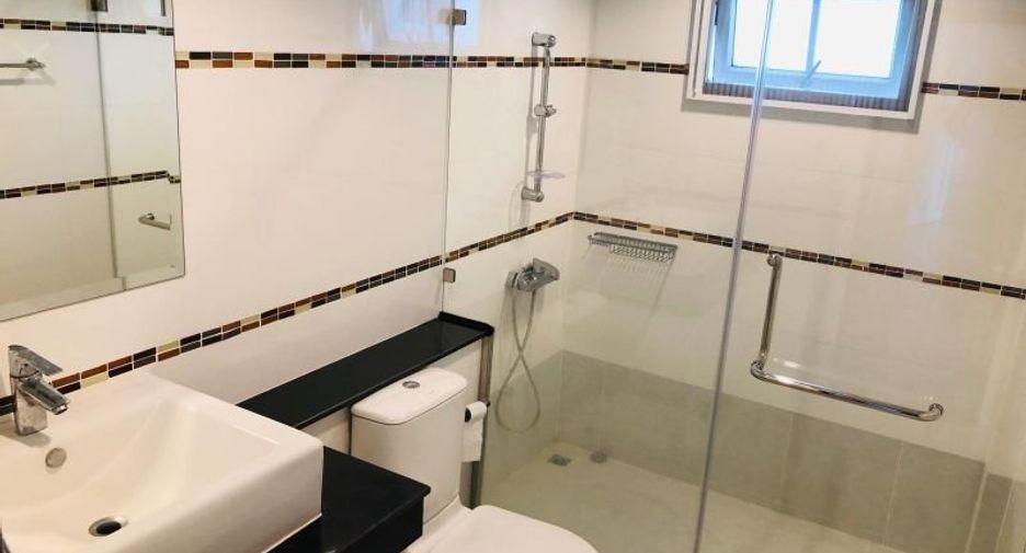 For rent 4 bedrooms house in Bang Lamung, Chonburi
