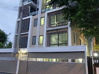 For rent 3 Beds office in Huai Khwang, Bangkok